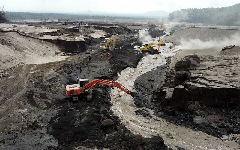  Balai Besar Wilayah Sungai Brantas Percepat Pembuatan Tanggul Lahar Dingin Gunung Semeru