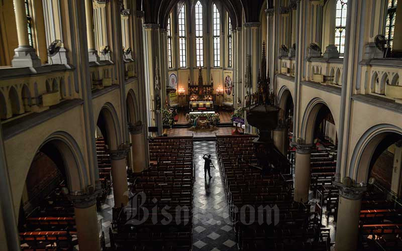  Gereja Katedral Mulai Lakukan Persiapan Untuk Menyambut Misa dan Perayaan Natal 2021