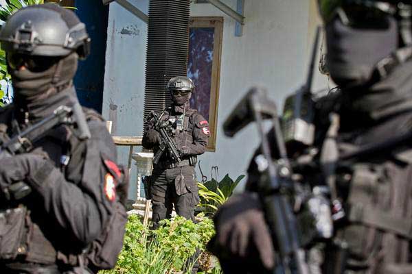 Densus 88 Amankan Terduga Teroris di Sukoharjo