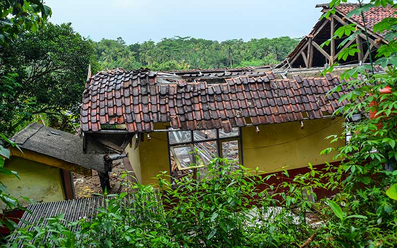  Atap SD Negeri di Ciamis Ambruk Setelah Diguyur Hujan Deras