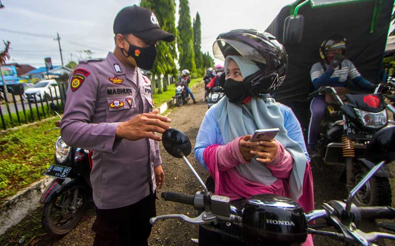  Polresta Banjarbaru Bersama Dinkes Kalsel Gelar Razia Vaksinasi Covid-19