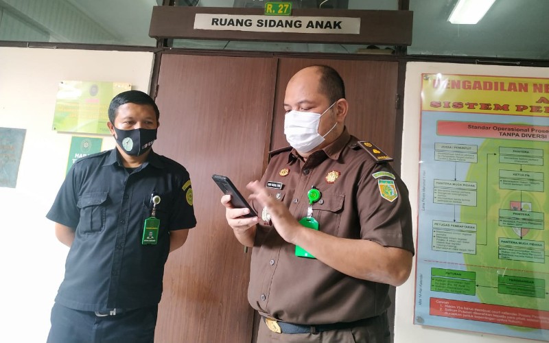  Sidang ke-10 Pelecehan Santriwati Hadirkan Bidan, Dokter dan Kerabat Terdakwa 