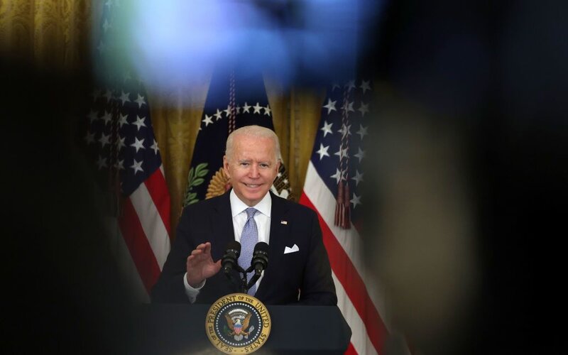  Kaleidoskop 2021: Pengangkatan Joe Biden hingga Kapal Nyangkut di Terusan Suez