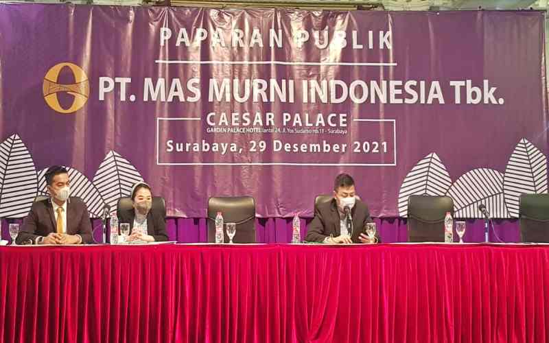 Direktur MAMI Peterjanto Suharjono (paling kanan) saat menggelar paparan publik di Surabaya, Rabu (29/12/2021). Bisnis-Peni Widarti