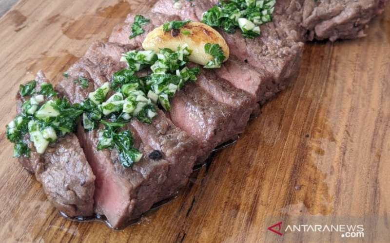  Berawal dari Hobi Masak, Pria Ini Sukses Buka Resto Steak Premium 