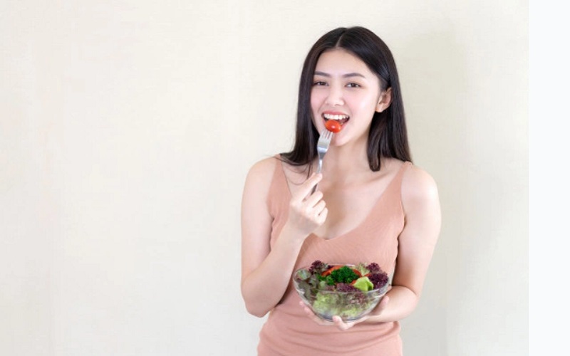  12 Makanan Ini Bisa Bikin Kulit Sehat dan Glowing, Mau Coba? 