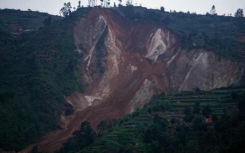  Longsor di Kabupaten Batang Jateng Putus Akses Jalan Antar Desa