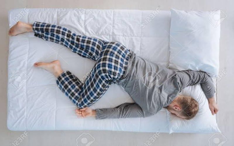  Ini Efek Tidur Tengkurap untuk Leher, Tulang Belakang, dan Punggung