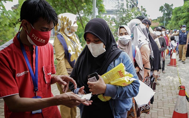  Pemerintah Gelar Operasi Pasar Minyak Murah Seharga Rp14.000 Per Liter