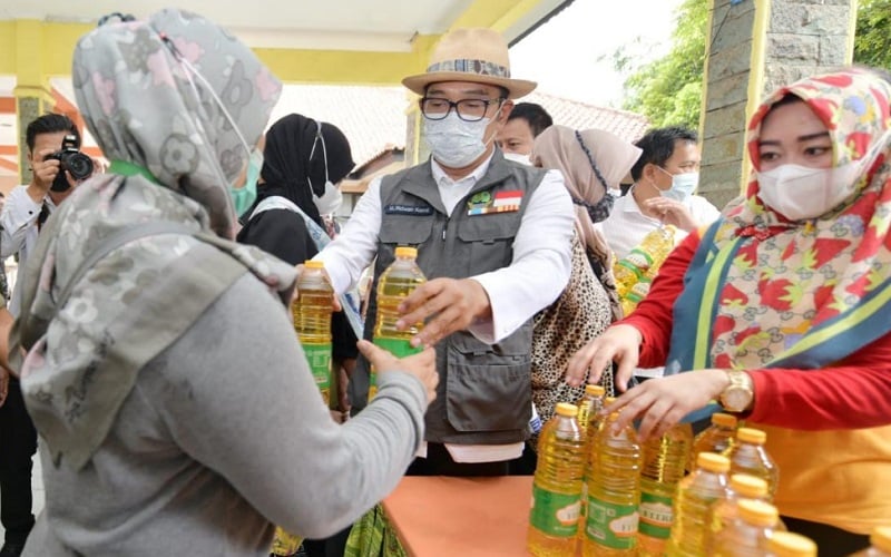  Gelar Operasi Pasar Minyak Goreng, Ridwan Kamil Bilang Demi Ibu-ibu