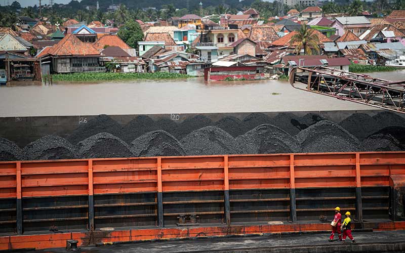  PENGANGKUTAN BATU BARA PLTU : INSA dan PLN Susun Jadwal Kapal