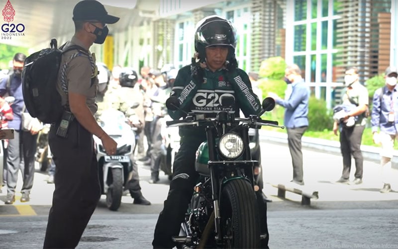  Jokowi Jajal Bypass Mandalika dengan Kawasaki W175, Intip Spesifikasinya