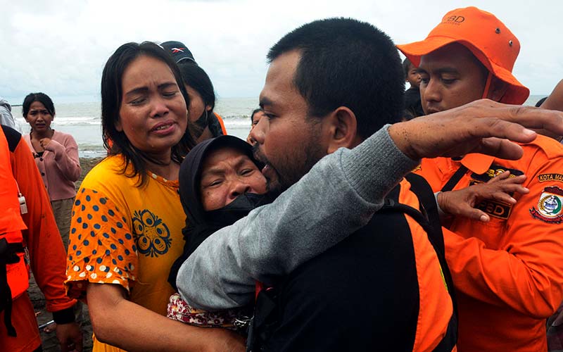  Tim SAR Gabungan Temukan Remaja Yang Tewas Terseret Ombak di Pantai Wisata Anging Mammiri Makassar