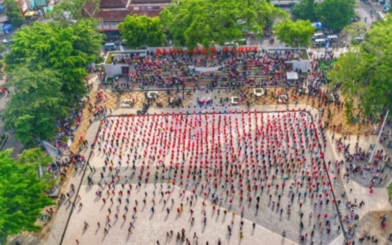  Resmikan Alun-alun Garut, Ridwan Kamil Minta Perbanyak Kegiatan Kreatif