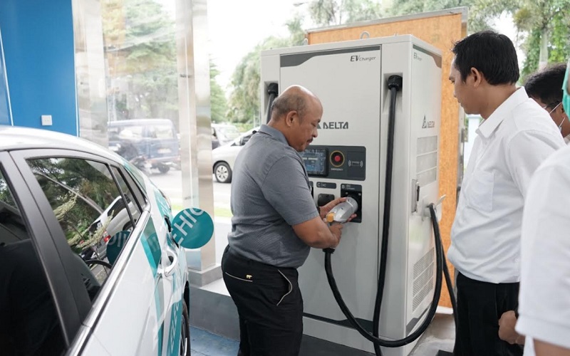  PLN Resmikan Stasiun Pengisian Kendaraan Listrik Umum Kedua di Kota Medan