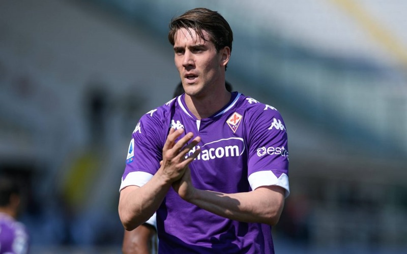  Direktur Fiorentina Sebut Ada Tawaran Penting untuk Vlahovic, Jadi Pindah ke Juve?