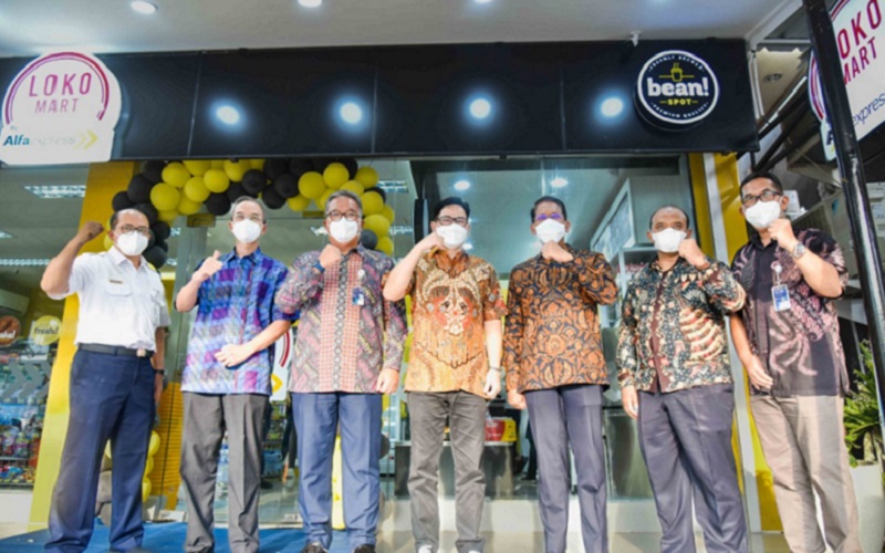  KAI Services Hadirkan Outlet Lokomart di Stasiun Pasar Senen