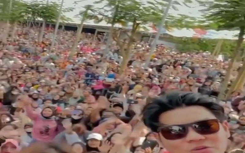 Tangkapan layar video saat Tri Suaka konser di Subang/Instagram