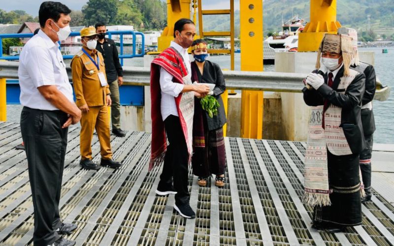  Makin Lengkap! Jokowi Resmikan Pelabuhan dan 2 Kapal Feri di Danau Toba 