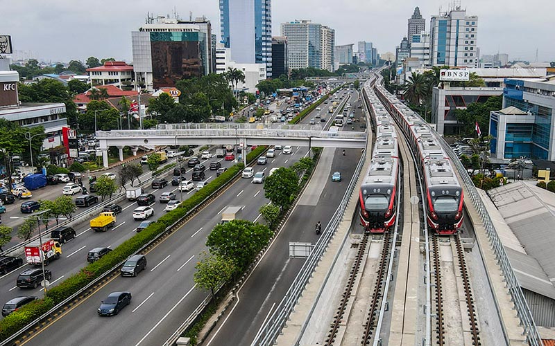  Terapkan Jaga Jarak, LRT Tetap Bisa Angkut 137.000 Penumpang per Hari