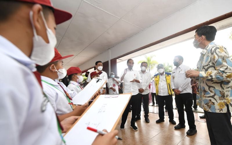  Momen Jokowi Bertemu Anak-Anak Pandai Matematika di Sumut