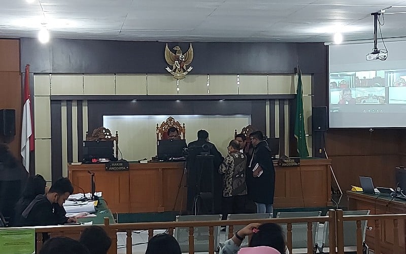 Suasana persidangan kasus investasi bodong yang merugikan 10 korban warga Pekanbaru mencapai Rp84,9 miliar. JPU menyinggung adanya indikasi tindak pidana pencucian uang oleh para terdakwa. Istimewa