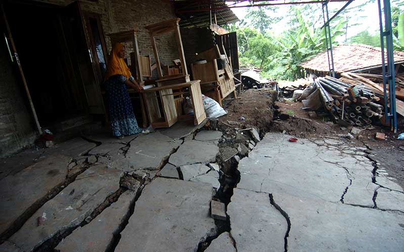  Ratusan Rumah Warga di Tegal Rusak Akibat Bencana Tanah Bergerak