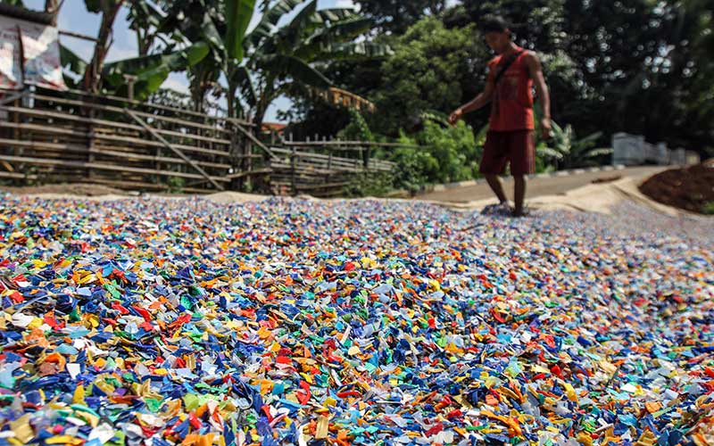  Ubah Sampah Plastik Menjadi Biji Plastik Untuk Keperluan Industri