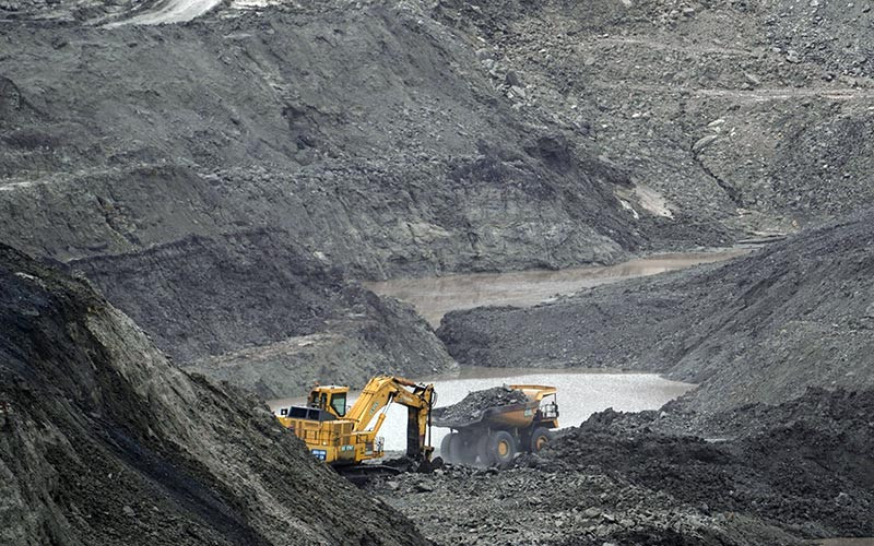  Siasat Industri Alat Berat Hadapi Tekanan Harga Material