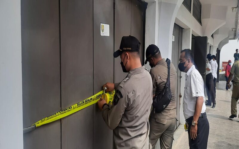  Satpol PP Segel 109 Lapak Pedagang Pasar Johar Semarang