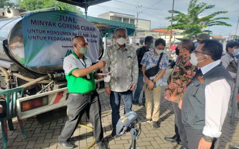  Minyak Goreng Curah Digelontorkan ke Pasar Larangan, Sidoarjo