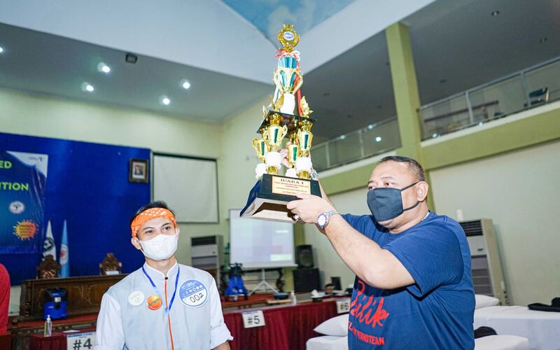  Harris Semarang Juara Making Bed & Towel Art Competition 