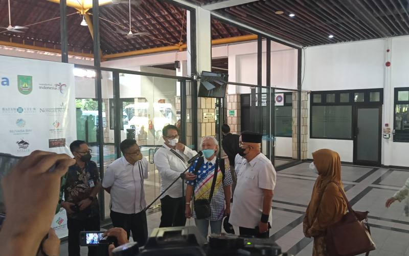  28 Turis Singapura Injak Kota Batam, Langsung Ingin Makan Ayam Penyet