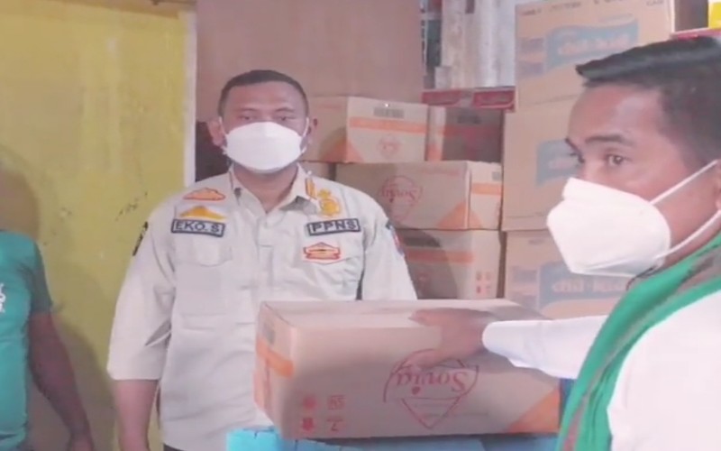  Bupati Pelalawan Zukri Temukan Minyak Goreng di Gudang Supermarket