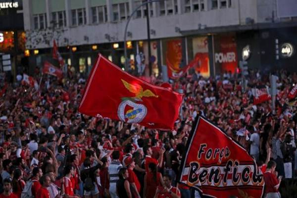 Para pendukung Benfica, - REUTERS