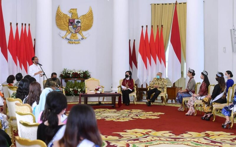 Finalis Putri Indonesia melakukan kunjungan ke Istana Kepresidenan Bogor