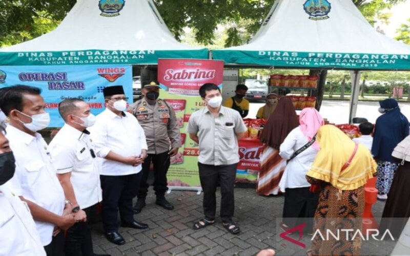  Operasi Pasar Minyak Goreng di Bangkalan Menggunakan Sistem Kupon