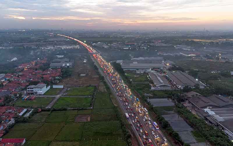  Ribuan Mobil Tinggalkan Ibu Kota Saat Libur Panjang Isra Miraj