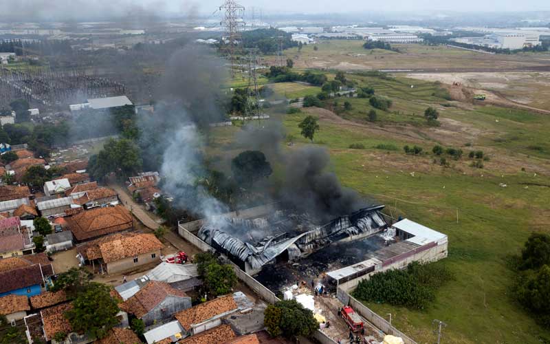  Pabrik Pengolahan Limbah di Bekasi Terbakar Akibat Ledakan Mesin