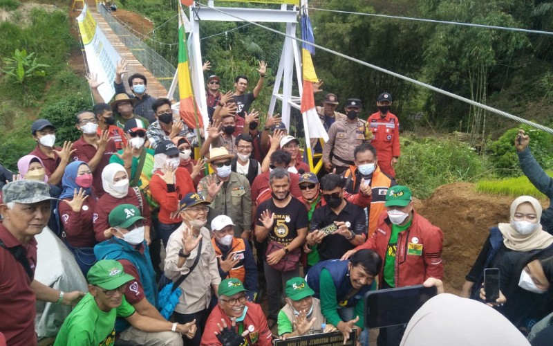  Ridwan Kamil Apresiasi Pembangunan Jembatan di Cililin Kabupaten Bandung Barat