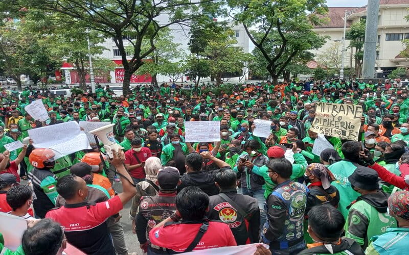  Ratusan Driver Ojek Online Demo di Semarang, Ini Hasilnya