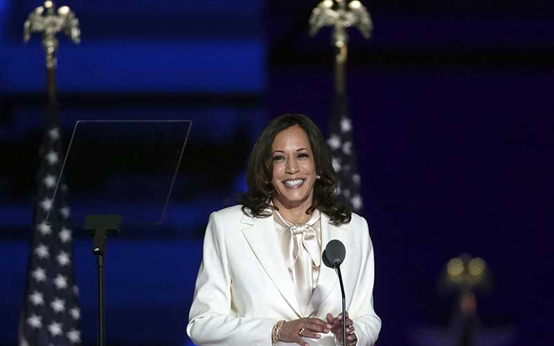 Wakil Presiden terpilih AS Kamala Harris menyampaikan pidato kemenangan di Wilmington, Delaware, AS, Sabtu (7 /11/2020). Bloomberg/Sarah Silbiger