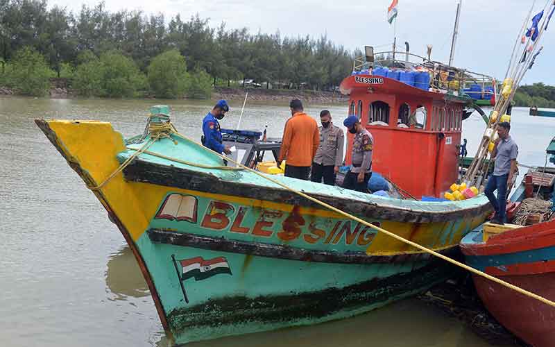  Ditpolairud Polda Aceh Amankan Kapal Ikan Asing Berbendera India