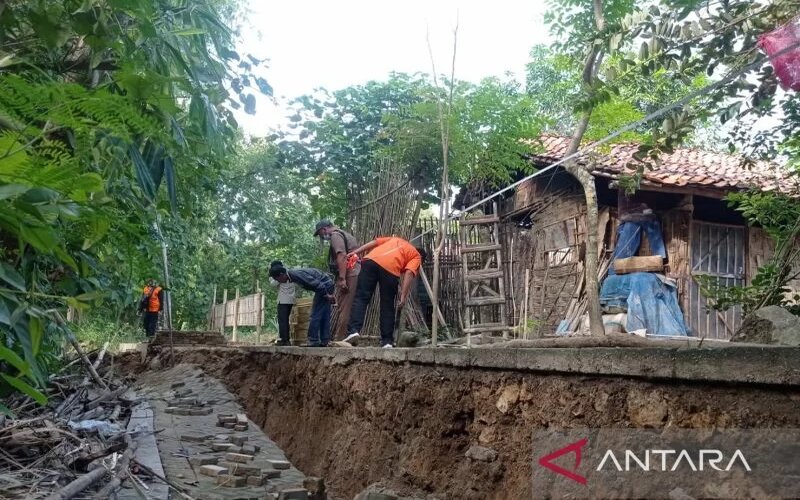  Banjir Pamekasan Merusak Sejumlah Infrastruktur