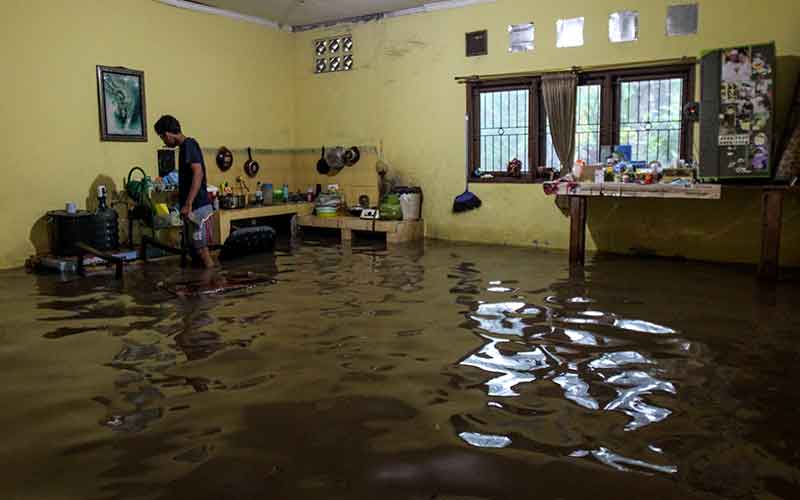  Banjir Rendam Sejumlah Kawasan di Depok