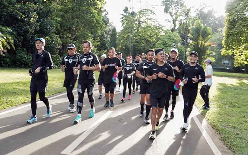  Manajemen Indosat Ooredoo Hutchison Melakukan Olahraga Dengan Walikota Bogor