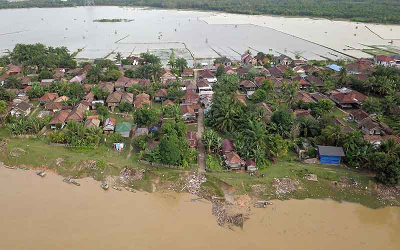  Kawasan Permukiman di Tepi Sungai Batanghari Mulai Tergerus Abrasi