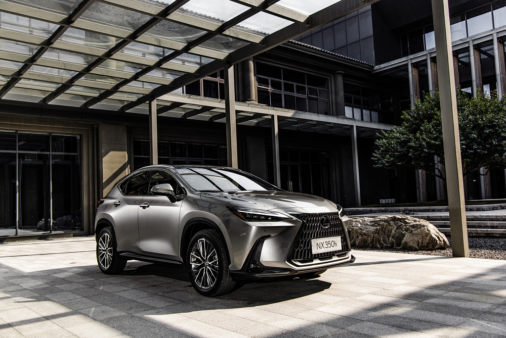  GJAW 2022, Lexus Memperkenalkan Teknologi Terbaru Plug-in Hybrid Electric