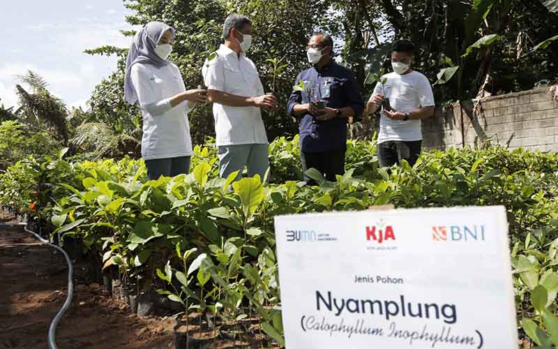  BNI Berkolaborasi Dengan Yayasan KJA Lakukan Program Rehabilitasi Lingkungan Kawasan Pesisir Pantai Anyer