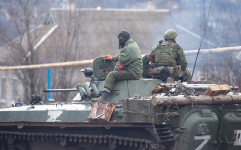Pasukan Rusia menggunakan tank dan senjata untuk membombardir kota-kota di Ukraina/Ukrinform.net 